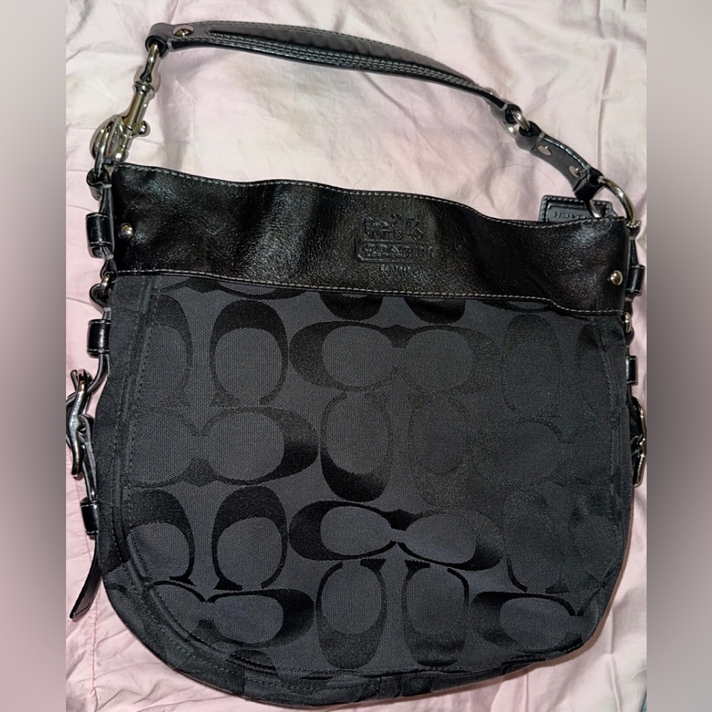 Signature Zoe Coach LARGE shoulder bag